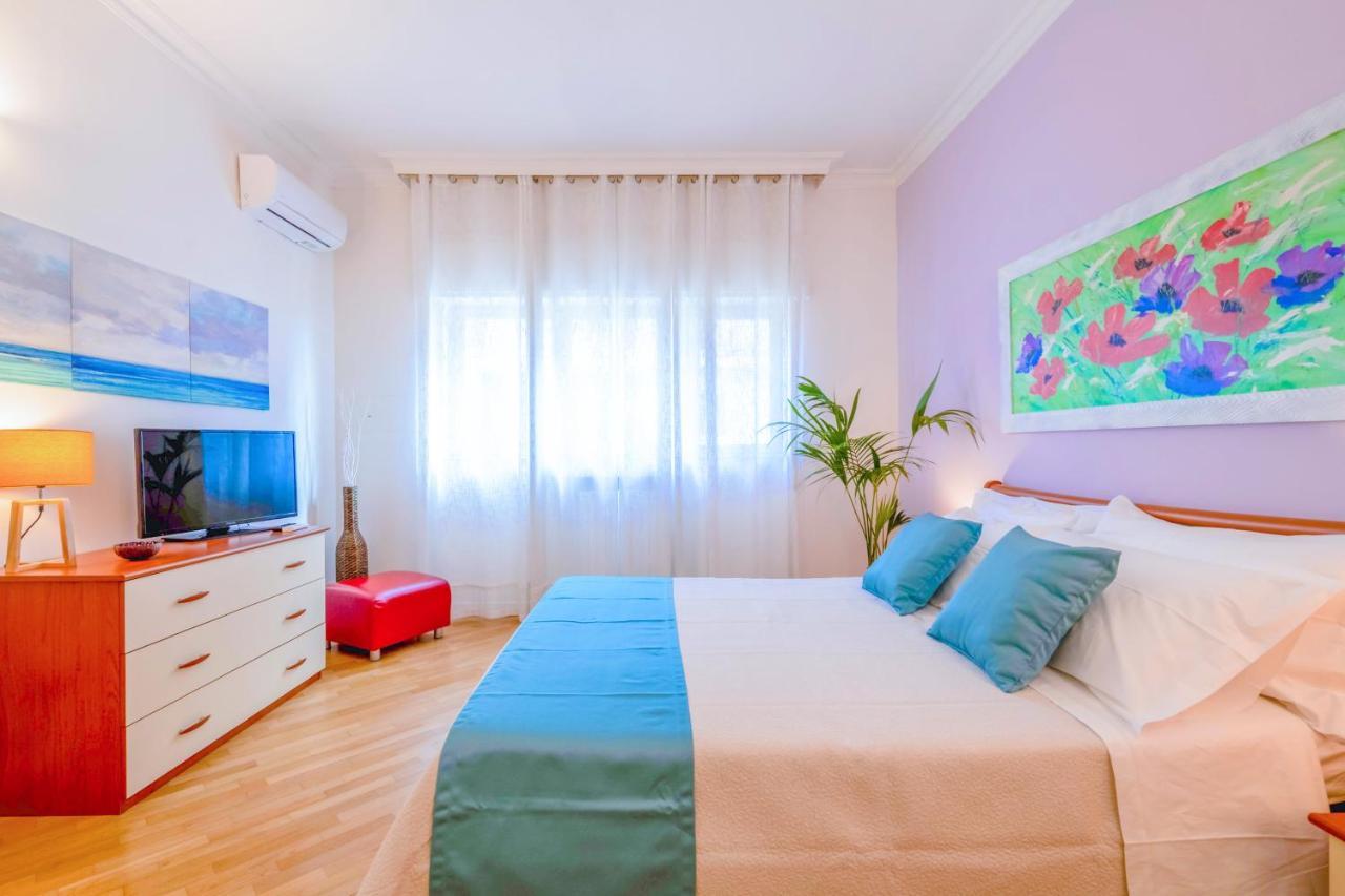 Modern Apartment To Relax In The City Center Bari Esterno foto